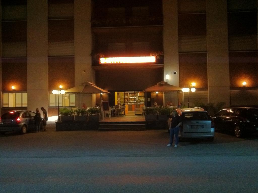 Albergo Cristallo Cittiglio Exterior photo